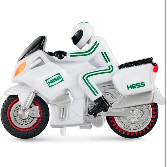 Hess BRAND NEW 2018 Toy Truck - RV with ATV and Motorbike - Picture 6 of 14